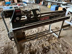 lot 48 image: Crafstman Variable Speed Professional Wood Lathe - Fully Functional -