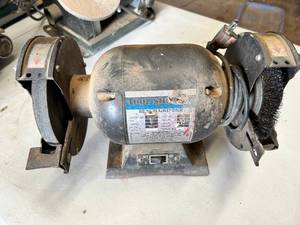 lot 56 image: TOOL SHOP USA BENCH GRINDER - USA - Fully Functional -