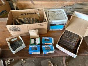 lot 80 image: Big Lot of Contractor Grade Nails - Hundreds of Nails -
