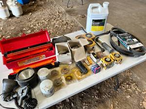 lot 94 image: Huge Variety Lot of Automotive & Hydraulic Items - See Pictures
