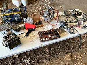 lot 96 image: Airbrushing, Painting, Rock Tumbling & More Lot - See Pictures -