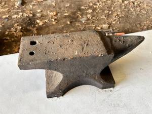 lot 97 image: Anvil Lot