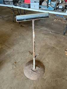lot 110 image: Adjustable Roller Stand