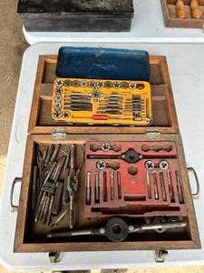 lot 121 image: Woodworking Tool & Accessory Lot #1 - See Pictures