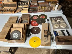lot 123 image: Woodworking & Grinding Tools Accessories Lot - See Pictures