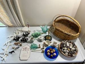lot 193 image: Unique Variety Lot of Household Decor - See Pictures - What a Deal - Christopher Columbus