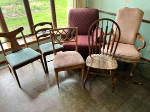 lot 221 image: Some Vintage Chair Dogs - A Good Variety - A Little Buff & Shine, Good Deal