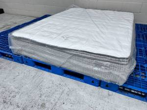 lot 1 image: Hampton & Rhodes Silver Collection Pillow Top Queen Mattress - MSRP $700.00 - No Reserve