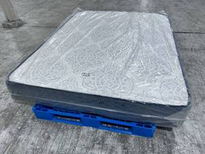 lot 1 image: 10 Firm Queen Innerspring Mattress