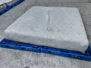 lot 16 image: Bamboo Memory Foam 12 King Mattress
