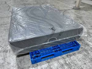 Sound Sleep 13.5 Elegance Medium Firm Hybrid Queen Mattress - MSRP $1499.99 - No Reserve