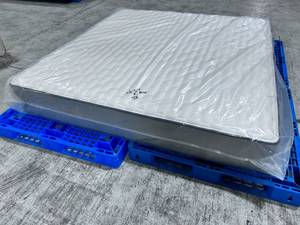 lot 27 image: Quilted 10.5 Firm King Mattress