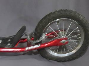 lot 10 image: Next Screamer Scooter - Model - 8520-37C
