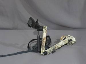 lot 5 image: Adjustable Camouflage Camera Holder Tree Mount