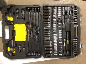 lot 21 image: DEWALT 14 in. x 38 in. Drive Polished Chrome Mechanics Tool Set (142-Piece)   Customer Returns See Pictures