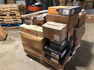 lot 2 image: Pallet of Mixed Assorted Flooring Various Models and Conditions Customer Returns See Pictures