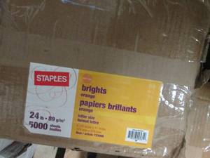 lot 5 image: Case of 5000 Staples 24 lb Brights ...