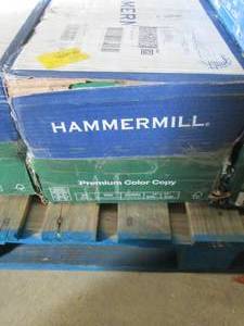 lot 40 image: Hammermill Printer Paper, Premium C...