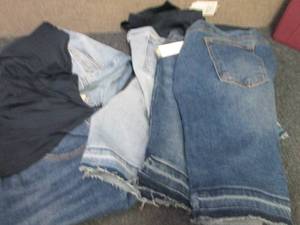 lot 93 image: 4 pr Assorted Sizes Maternity Jean ...