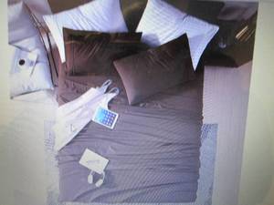 lot 135 image: Swift Home Ultra-Soft Wrinkle & Shr...