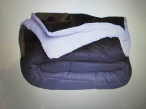 lot 140 image: Ultra Mink and Sherpa 3-Pc. Blanket...