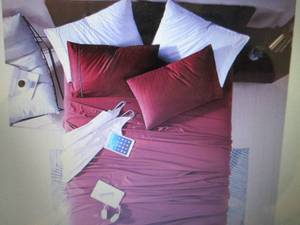 lot 141 image: Swift Home Ultra-Soft Wrinkle & Shr...