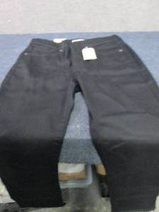 lot 164 image: Levis Womens Classic Straight Jea...