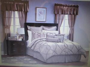 lot 175 image: Sonora 30-Pc. Bedroom Super Set - Q...