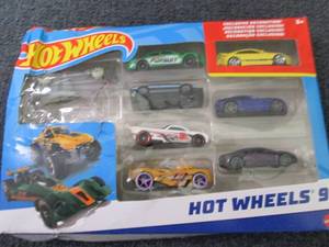 lot 206 image: 8 Hot Wheels Vehicles...