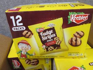 lot 288 image: 4- 12 pks Keebler Fudge Stripes Min...