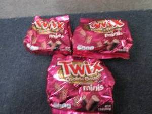 lot 314 image: 3- 7.7 oz Twix Cookie Dough Minis...