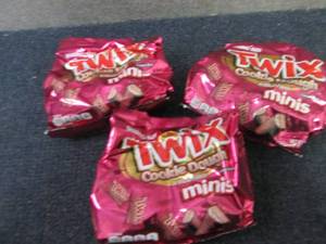lot 315 image: 3- 7.7 oz Twix Cookie Dough Minis...