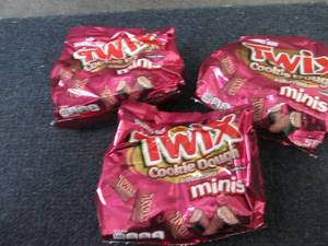 lot 316 image: 3- 7.7 oz Twix Cookie Dough Minis...