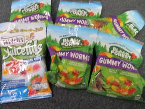 lot 343 image: 6 Bags Gummies...