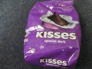 lot 383 image: 32.1 oz Hersheys Special Dark Kiss...