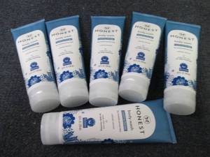 lot 391 image: 6- 8 oz Honest Soothing Therapy Bod...