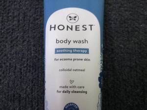 lot 392 image: 6- 8 oz Honest Soothing Therapy Bod...