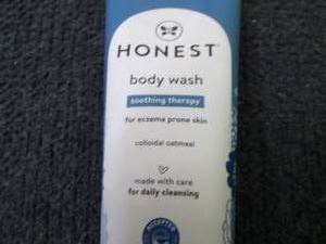 lot 397 image: 6- 8 oz Honest Soothing Therapy Bod...