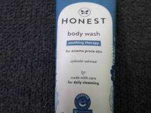 lot 400 image: 6- 8 oz Honest Soothing Therapy Bod...
