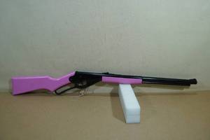 lot 18C image: Daisy Model 1998 Pink Lever Action Air Rifle