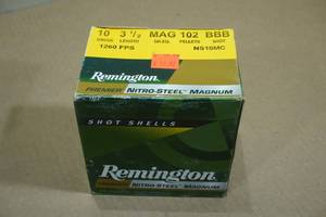 lot 201 image: 25 Remington Premier 10 Gauge 3-12 Magnum Steel BBB Shot Shotshells