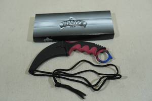 lot 13 image: New Master USA Shadow Karambit Knife
