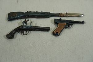 lot 17 image: 3 Mini Gun Replicas