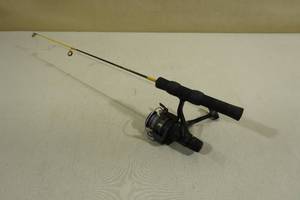 lot 28 image: Ice Fishing Rod Reel Combo -ShimanoHi-Tech
