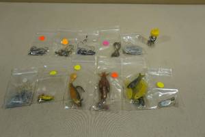 lot 32 image: Assorted Ice Fishing Tackle