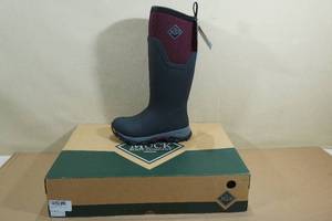 lot 64 image: Muck Boot Womens Arctic Ice Arctic Grip AT Tall Boots -Size 5