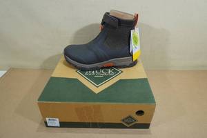 lot 67 image: Muck Boot Mens Apex Mid Zip Boots -Size 7