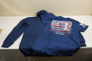 lot 73 image: Hold Fast Zip Up Hoodie and T-Shirt - Mens Medium