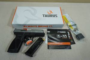 lot 1G image: NEW Taurus G3 9mm Semi-Auto Pistol - 2 Magazines