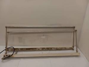lot 20 image: 2 TRANSLITE SONOMA WORKSTATION LIGHTING